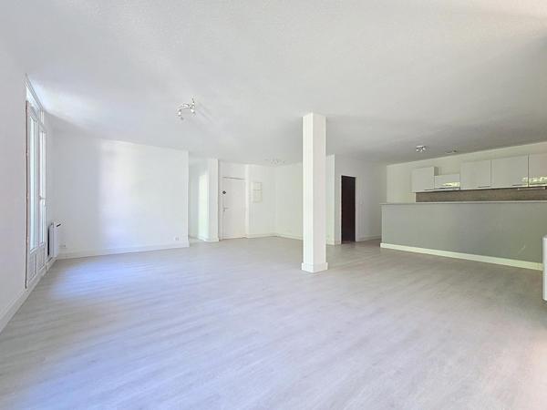 Spacieux appartement T5 de 104 m² avec belle luminosité au 1?? étage à Lamalou-les-Bains