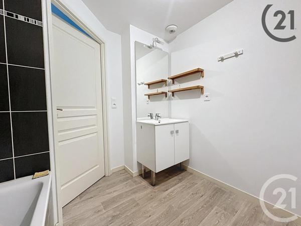 Appartement à vendre  3 pièces - 60,59 m 2   TROYES  - 10