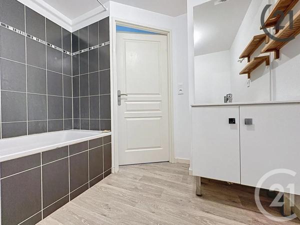 Appartement à vendre  3 pièces - 60,59 m 2   TROYES  - 10
