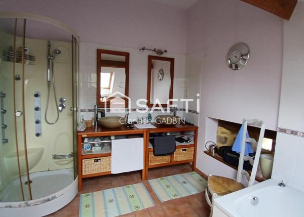 Bien exceptionnel : Manoir et longère avec piscine. Plus d'un hectare de terrain