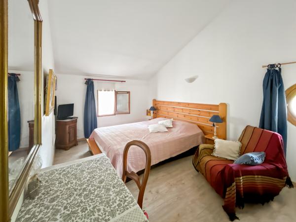 Velleron (84740) Isle sur la Sorgue en Colline superbe maison ancienne de 160 m2 habitables