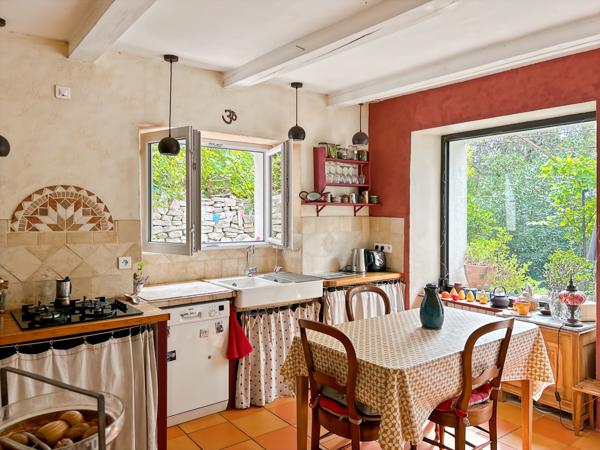 Velleron (84740) Isle sur la Sorgue en Colline superbe maison ancienne de 160 m2 habitables