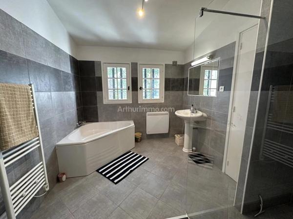 Vente Villa 6 pièces 221 m2 à Figanières