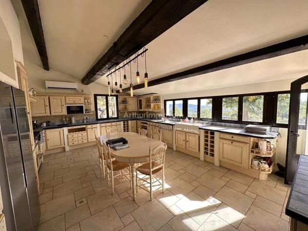 Vente Villa 6 pièces 221 m2 à Figanières