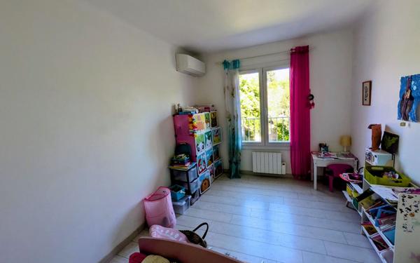 Maison à vendre    5 pièces •  L'Isle-sur-la-Sorgue