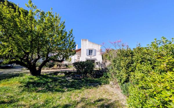 Maison à vendre    5 pièces •  L'Isle-sur-la-Sorgue