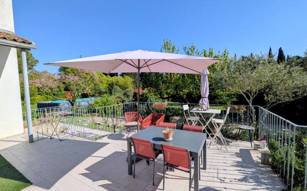 Maison à vendre    5 pièces •  L'Isle-sur-la-Sorgue