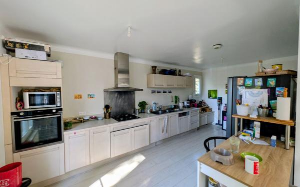 Maison à vendre    5 pièces •  L'Isle-sur-la-Sorgue