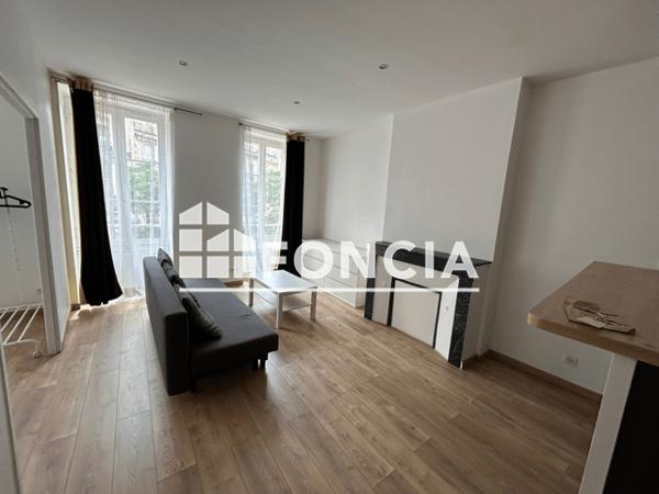 Location Appartement meublé 2 pièces 35.68 m² - 23 PLACE DU PALAIS Bordeaux 33000