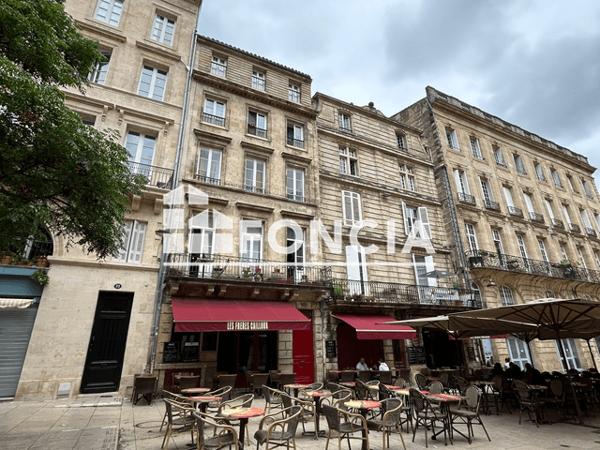 Location Appartement meublé 2 pièces 35.68 m² - 23 PLACE DU PALAIS Bordeaux 33000