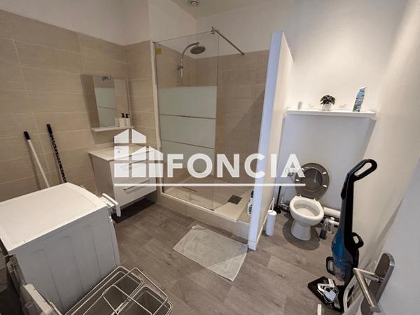 Location Appartement meublé 2 pièces 35.68 m² - 23 PLACE DU PALAIS Bordeaux 33000