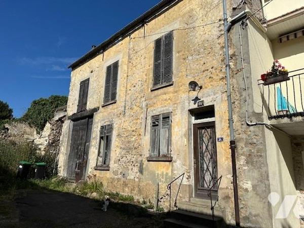 Maison ancienne à restaurer, de 5/6 pièces, édifiée sur un terrain de 497 m² (source du cadastre) 'D