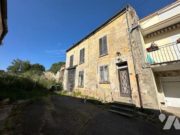 Maison ancienne à restaurer, de 5/6 pièces, édifiée sur un terrain de 497 m² (source du cadastre) 'D