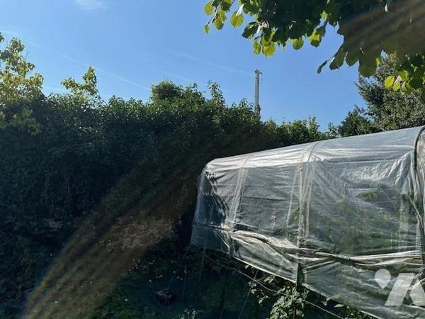 Maison ancienne à restaurer, de 5/6 pièces, édifiée sur un terrain de 497 m² (source du cadastre) 'D