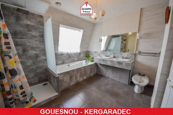 A VENDRE - MAISON INDIVIDUELLE T7 154M² - 4 CHAMBRES - NOMBREUSES POSSIBILITES SR TERRAIN DE 900M²