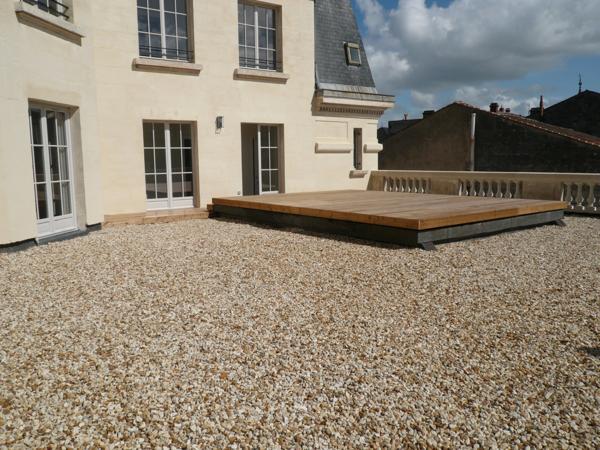 ⚜ COGNAC Centre Ville - Local/bureau 3 Pièces  à Louer ⚜