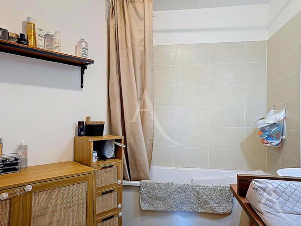 Appartement de2024 à Mantes La Ville Gare, F4 avec terrasse et parking