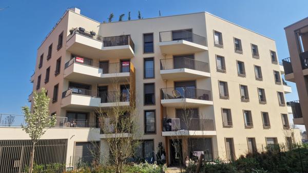 Appartement de2024 à Mantes La Ville Gare, F4 avec terrasse et parking