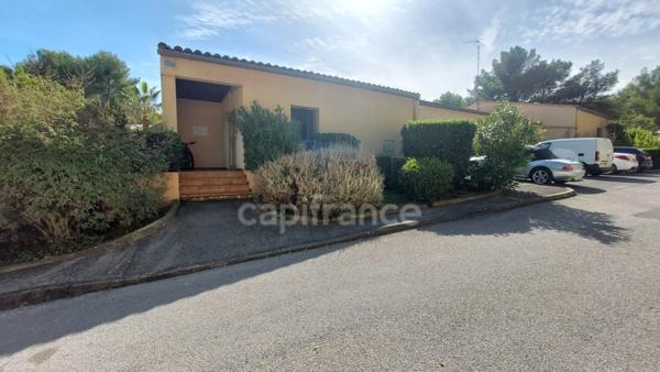 Var (83) - SANARY SUR MER, Beau T2 dans un cadre verdoyant