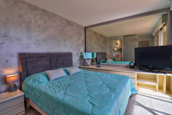 PROPRIETE DE 220M2 AVEC PISCINE SUR 3388M2 DE TERRAIN DEPENDANCE GARAGE ATELIER