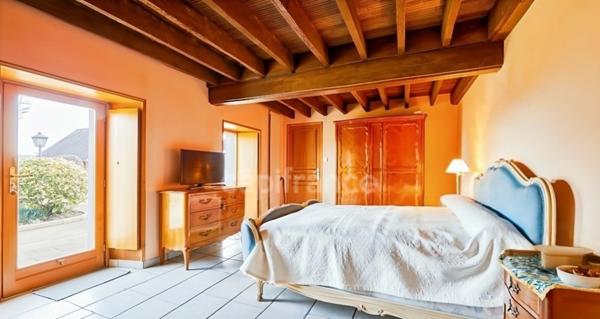 Maison en Pierre à vendre 8 pièces à JANZE