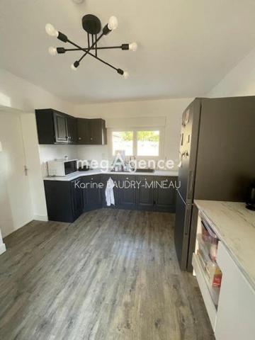 Maison à LA PUYE, 86260 - 6 pièces 93m²