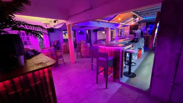 À saisir Bar d'ambiance à l'année, en emplacement N°1 sur l’Île d’Oléron (17)