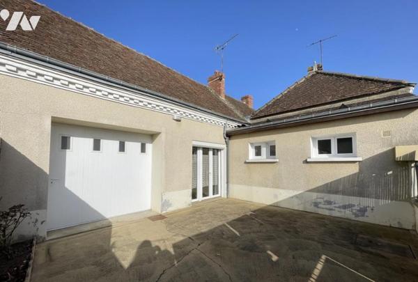 Maison de bourg de 60m² de plain pied rénovée avec garage et dépendances sur MARESCHE