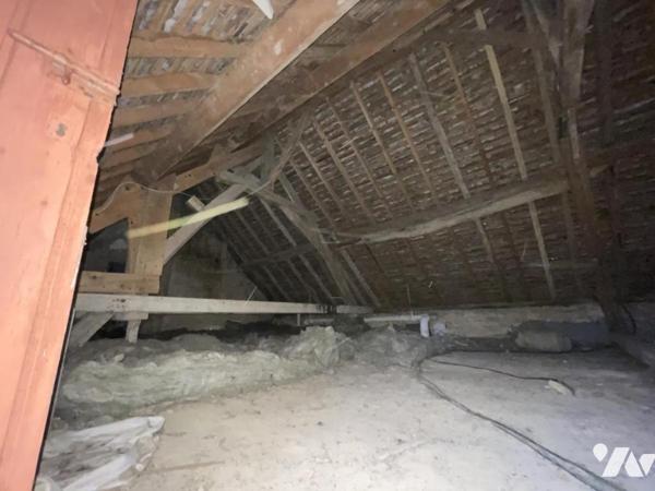 Maison de bourg de 60m² de plain pied rénovée avec garage et dépendances sur MARESCHE