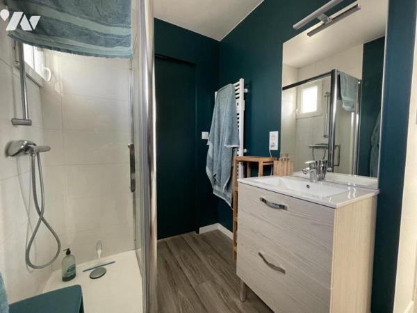 Maison de bourg de 60m² de plain pied rénovée avec garage et dépendances sur MARESCHE