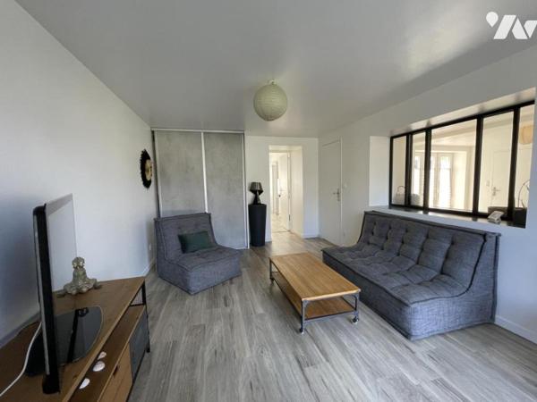 Maison de bourg de 60m² de plain pied rénovée avec garage et dépendances sur MARESCHE