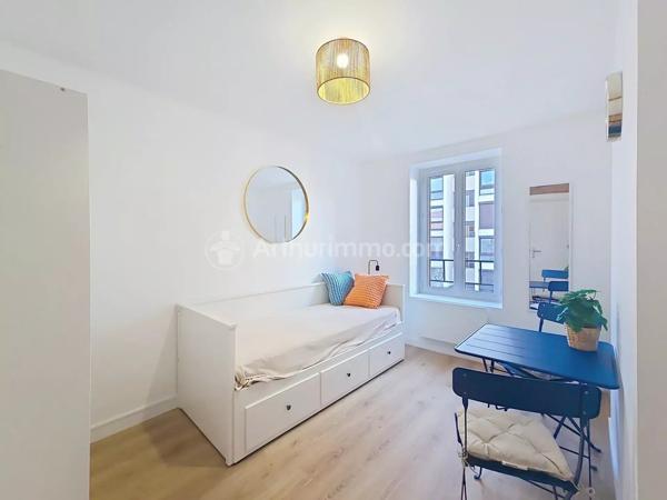 Location                                                      Appartement
                        
                     1 pièces                      17 m2                     à Clermont-Ferrand