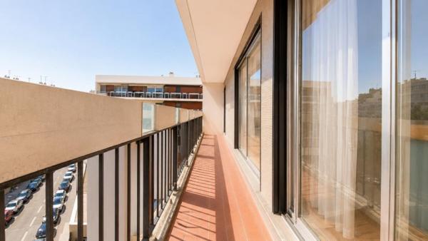 Vente / Appartement T5 à Paris (75018)