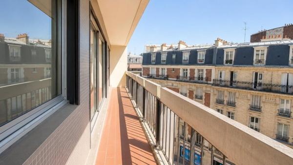 Vente / Appartement T5 à Paris (75018)