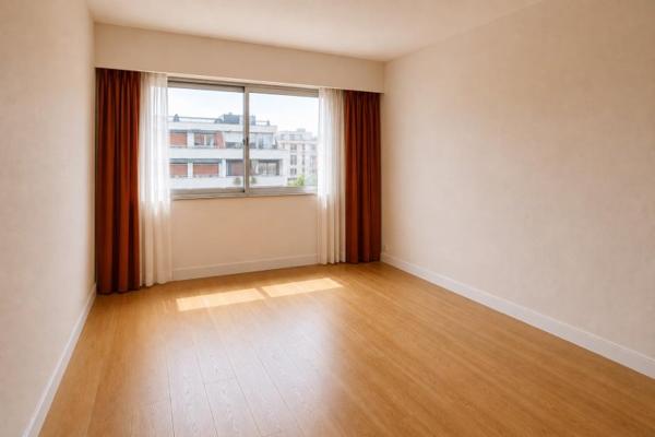 Vente / Appartement T5 à Paris (75018)
