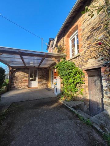 Longère en pierre 150 m² habitable 7 pièces