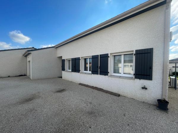 Maison récente de plain située à Beaumont Monteux