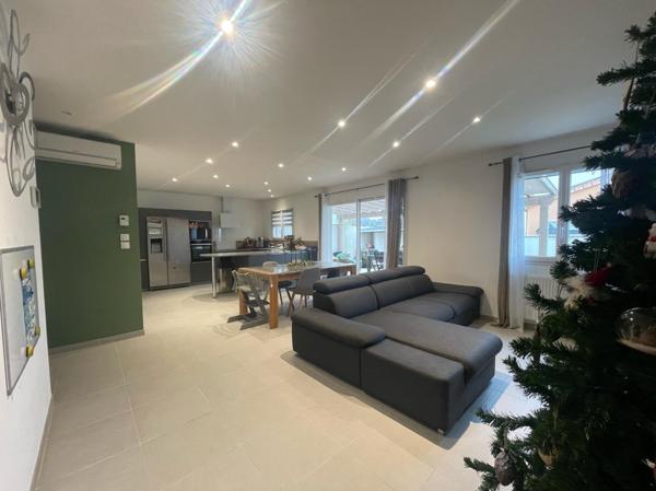 Maison récente de plain située à Beaumont Monteux