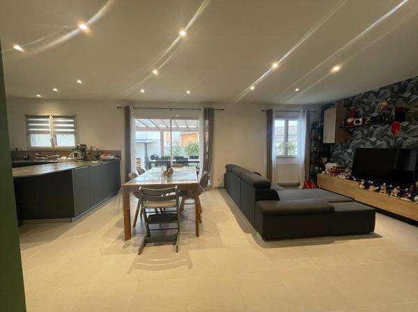 Maison récente de plain située à Beaumont Monteux