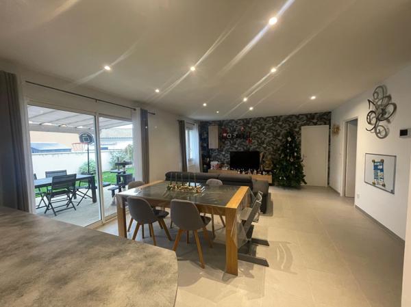 Maison récente de plain située à Beaumont Monteux