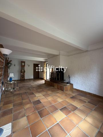 Maison
         6 pièces
        - 144 m² 580 000 € *
