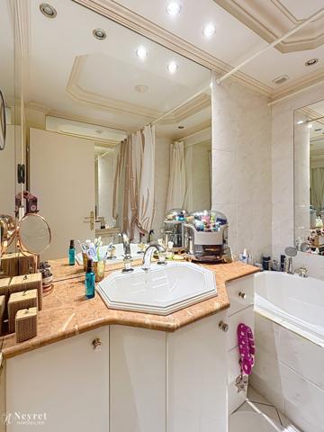 OULLINS - Appartement T4 de 88,26 m² avec balcon, ascenseur, cave et parking – À 3 minutes du centre-ville et