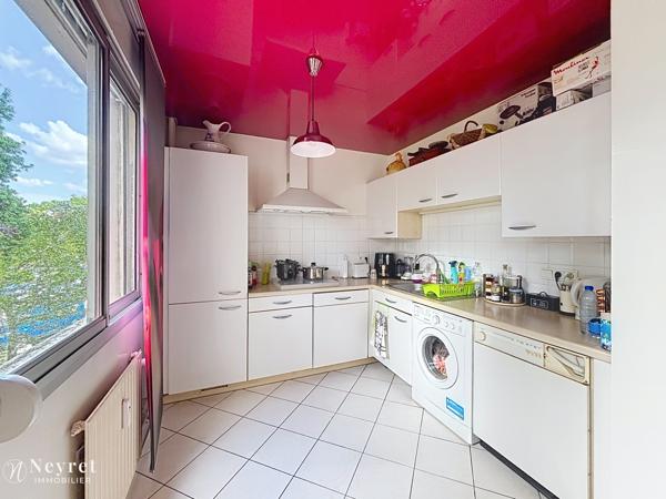 OULLINS - Appartement T4 de 88,26 m² avec balcon, ascenseur, cave et parking – À 3 minutes du centre-ville et