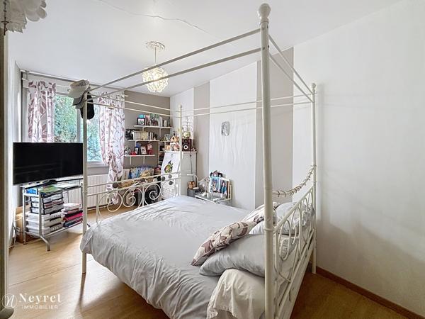 OULLINS - Appartement T4 de 88,26 m² avec balcon, ascenseur, cave et parking – À 3 minutes du centre-ville et