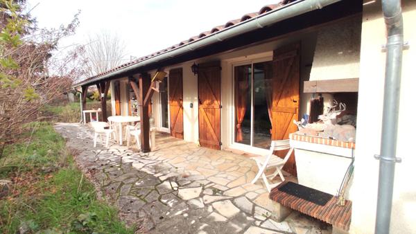 A découvrir cette maison proche de Naintré.