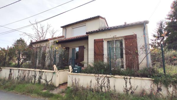 A découvrir cette maison proche de Naintré.