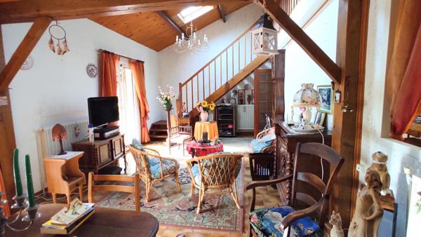 A découvrir cette maison proche de Naintré.