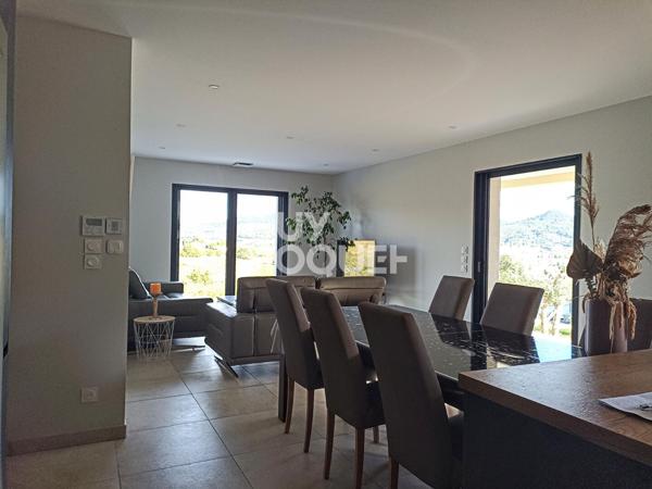 Maison T5 meublée (125 m²) en location à RASTEAU
