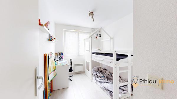 Appartement F3 de 2011 avec balcon et garage