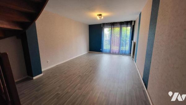 VALENTIGNEY, maison mitoyenne six pièces sur 1a 32ca de terrain